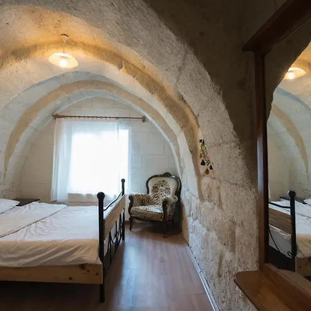 Whisper Cave House 3*