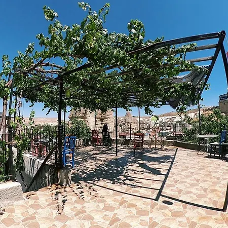 Otel Whisper Cave House