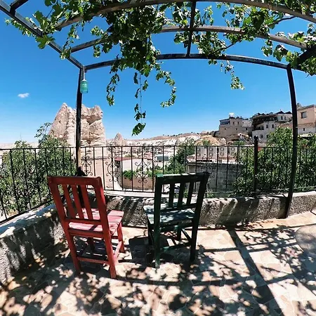 Otel Whisper Cave House