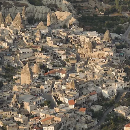 Whisper Cave House Otel