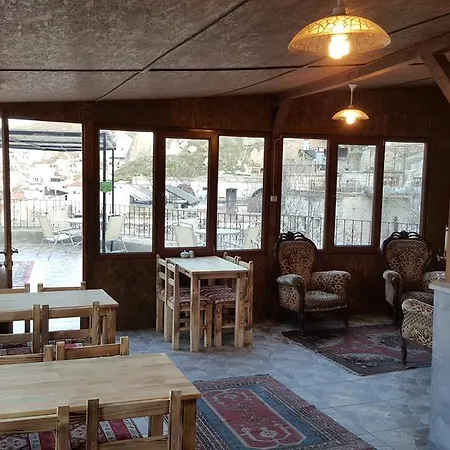 Whisper Cave House Otel 3*