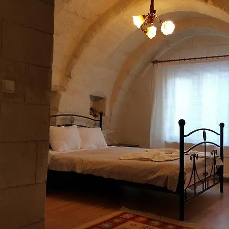 Whisper Cave House 3*