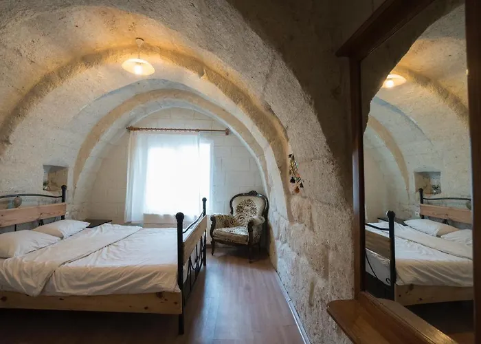 Whisper Cave House 3*