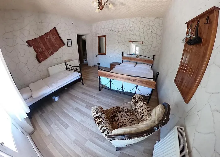 Hotel Whisper Cave House