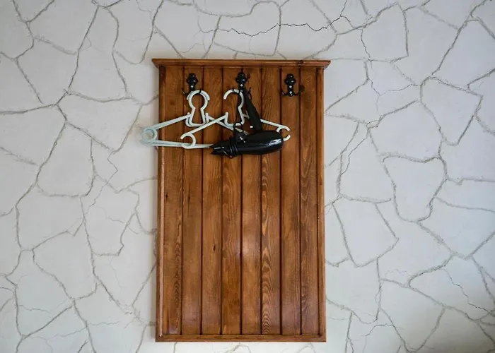 Whisper Cave House Hotel